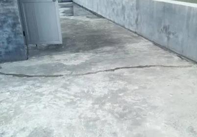 栾城楼顶漏水维修公司分享下如何解决卫生间隐蔽部位漏水的问题?